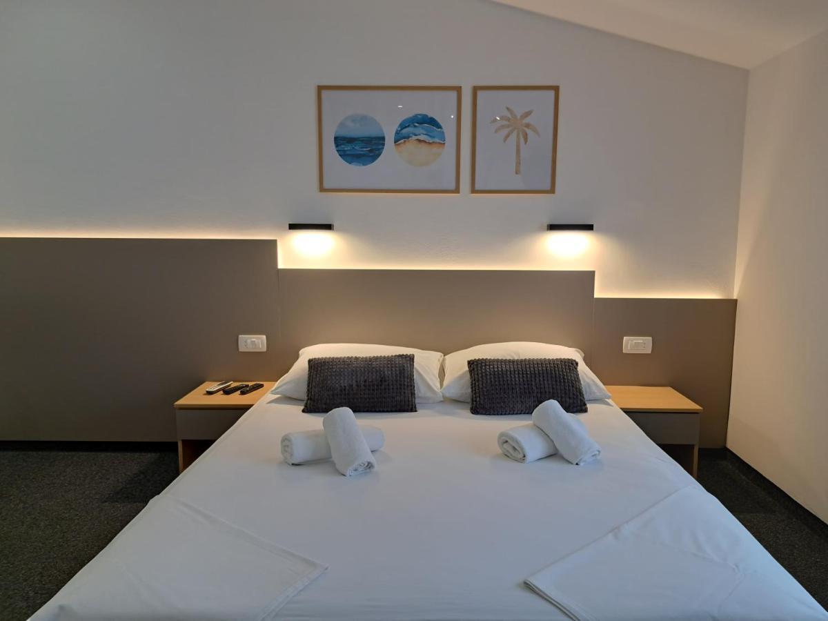 Rooms Zvonimir Stobreč Zewnętrze zdjęcie